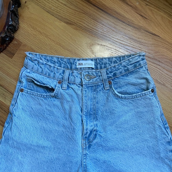 Zara Straightleg BF jeans - Picture 6 of 6